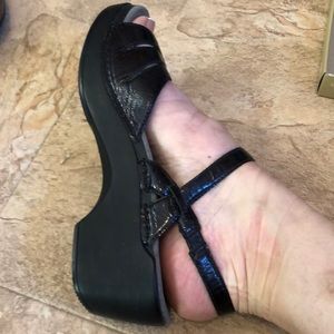 Ladies sandals sz  10/40 by Dansko